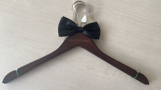 sharkwoods Modern Non Slip Space Save Wood Walnut Boutique Wooden Clothes Hanger